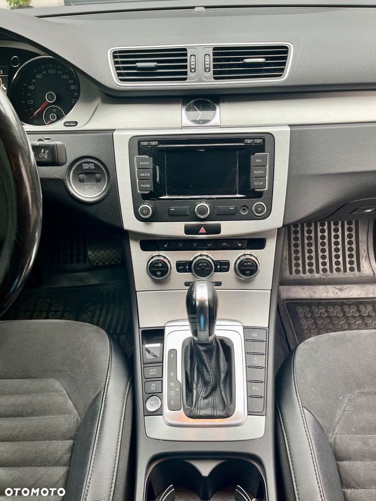 Volkswagen Passat 2.0 TDI Highline DSG - 16