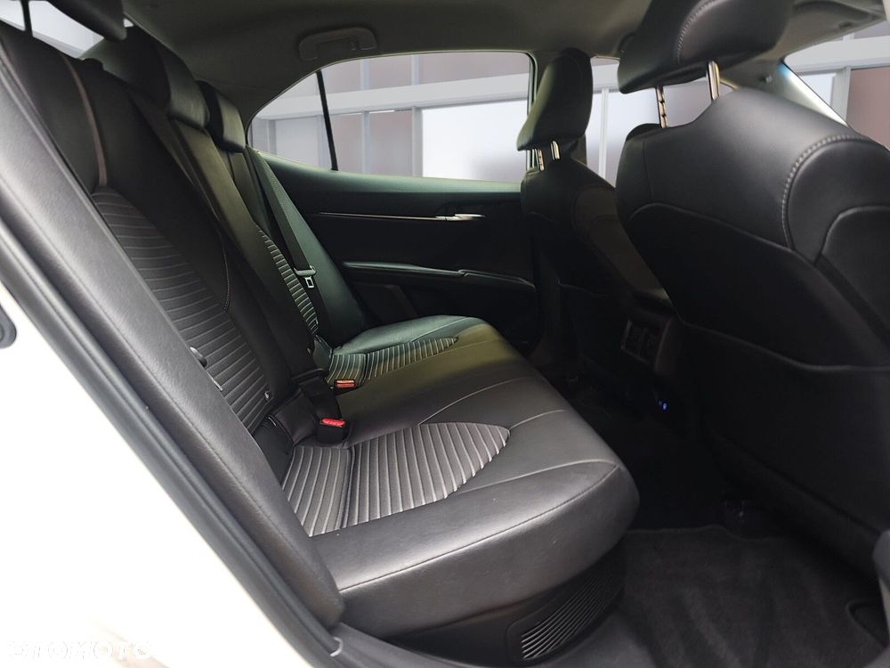 Toyota Camry 2.5 Hybrid Prestige CVT - 12