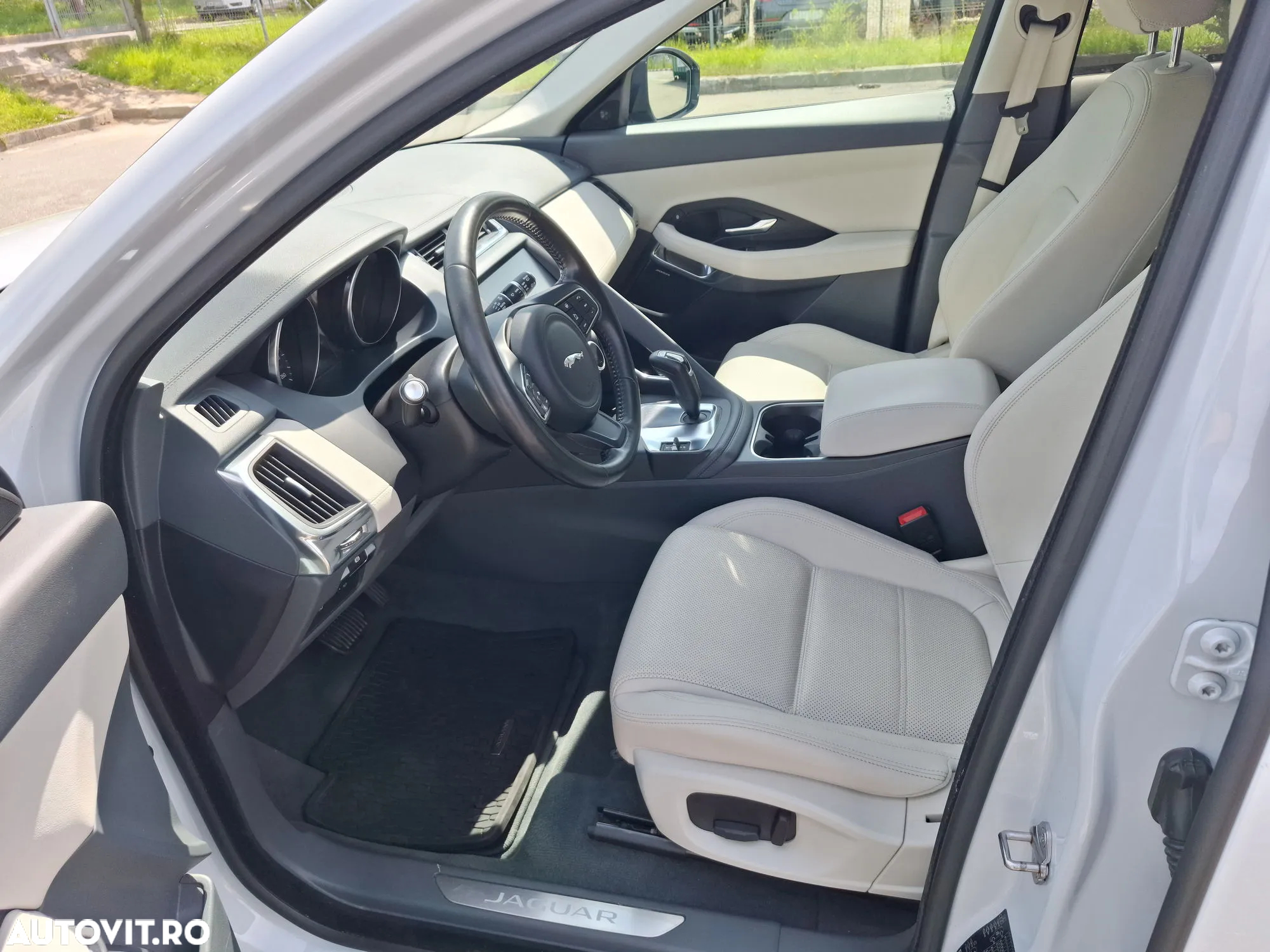 Jaguar E-Pace - 10