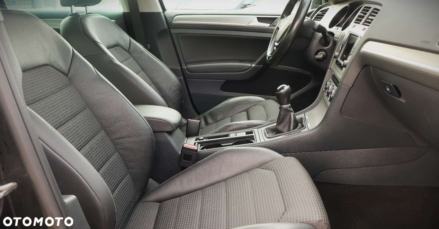 Volkswagen Golf - 18
