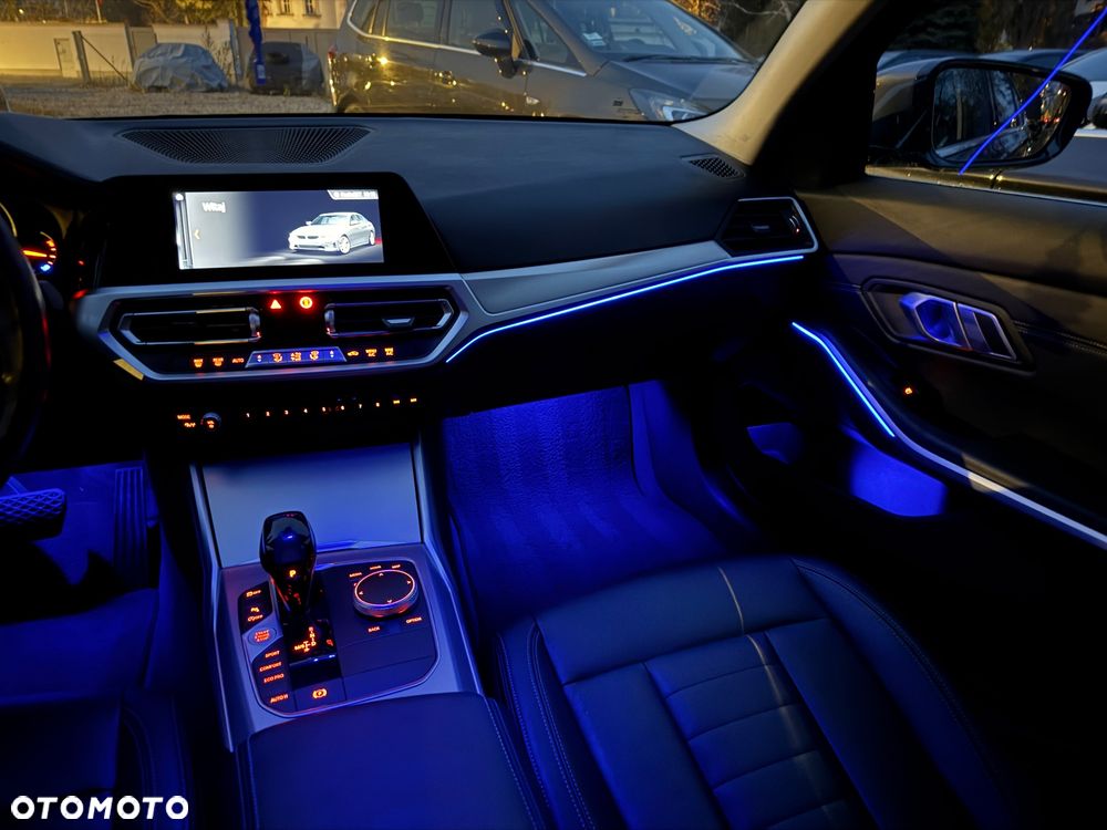 BMW Seria 3 318d Edition Luxury Line Purity - 30