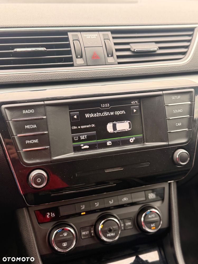 Skoda Superb 2.0 TDI Ambition DSG - 18