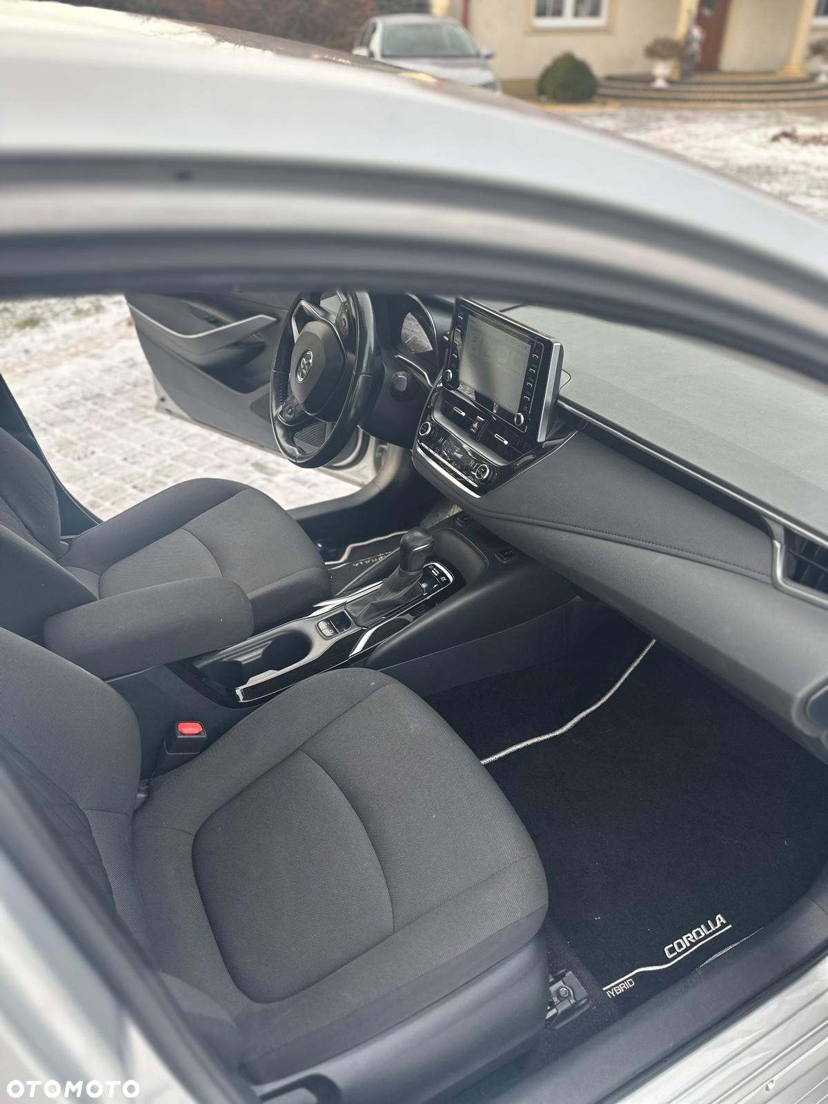 Toyota Corolla 1.8 Hybrid Comfort - 28