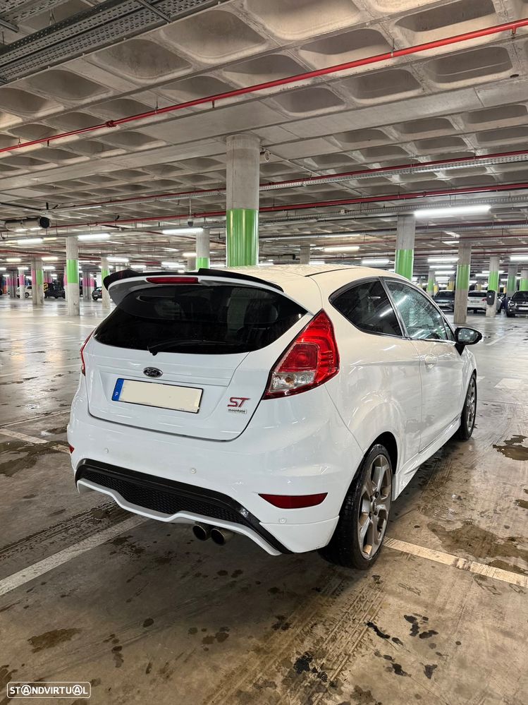 Ford Fiesta 1.6 EcoBoost c/ Pack Pele Desportiva ST - 2