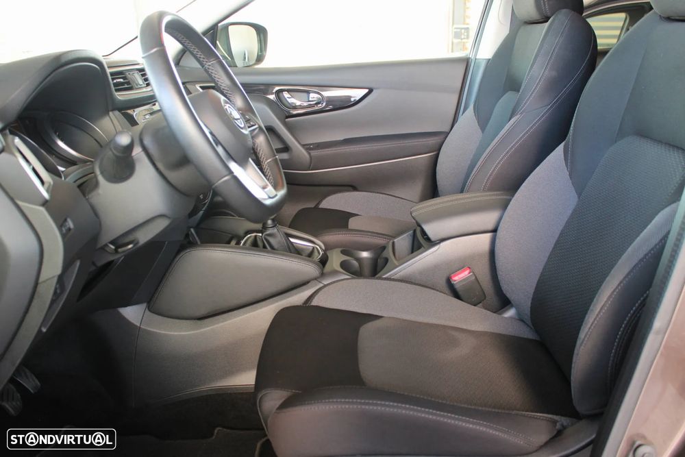 Nissan Qashqai 1.5 dCi N-Connecta J18 - 12