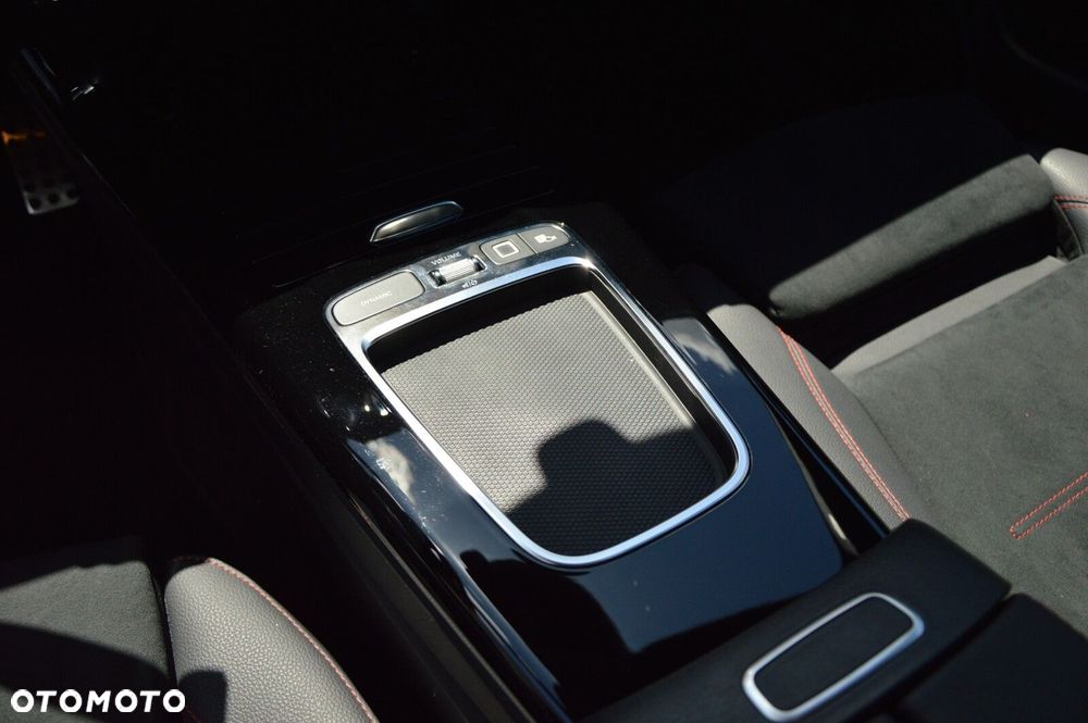 Mercedes-Benz CLA 200 mHEV AMG Line 7G-DCT - 13