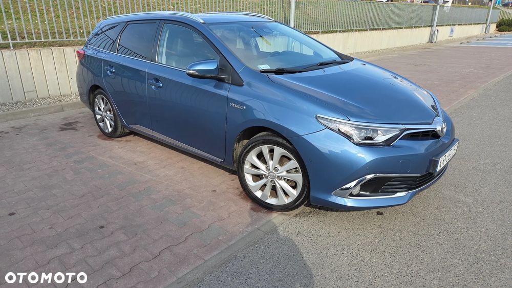 Toyota Auris Hybrid 135 Prestige - 2