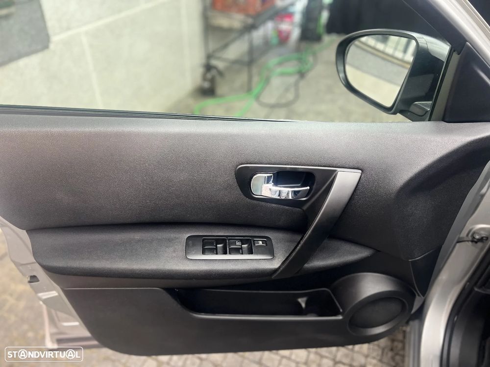 Nissan Qashqai 1.6 Visia - 12