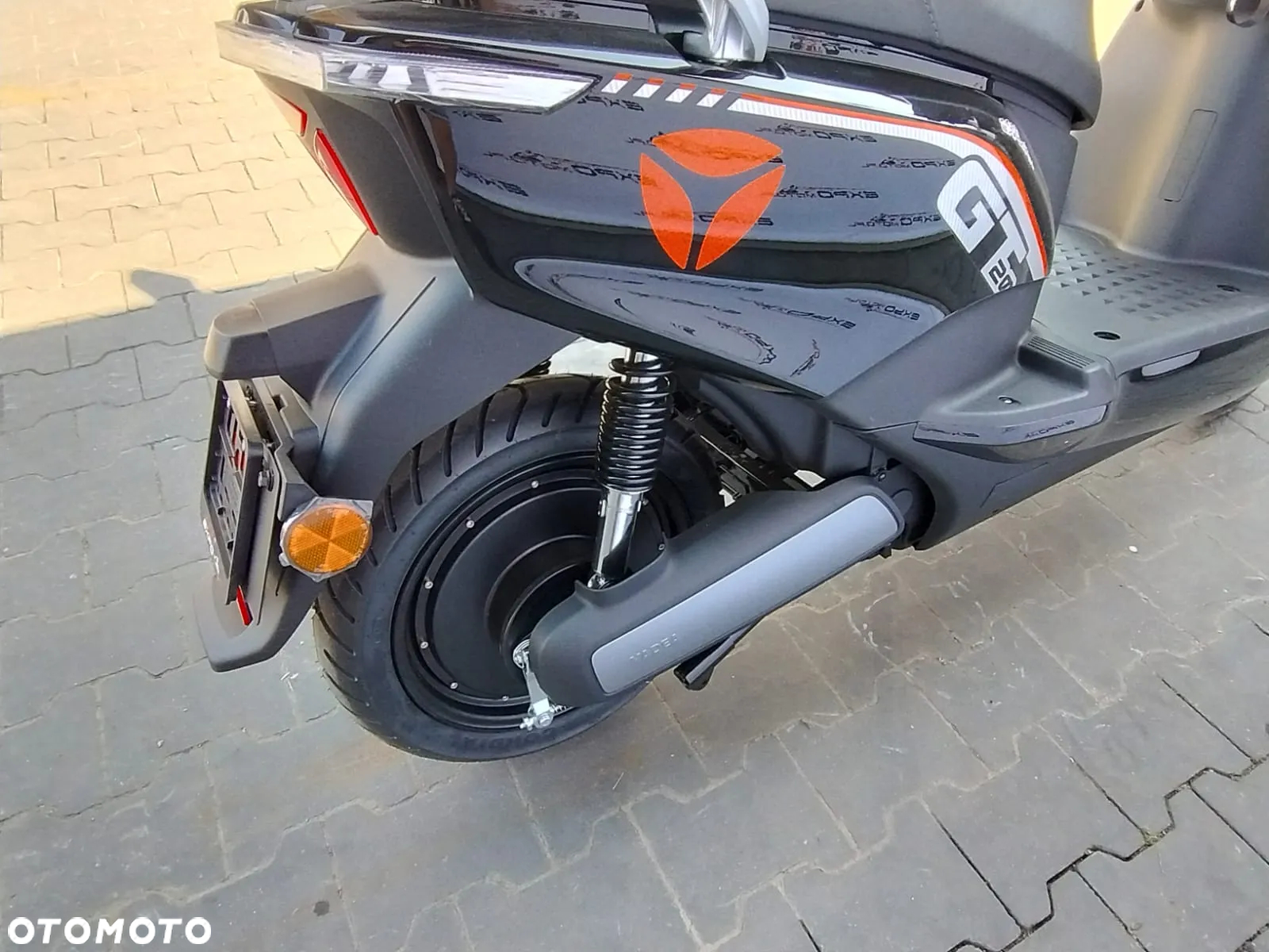 Yadea C-line - 15