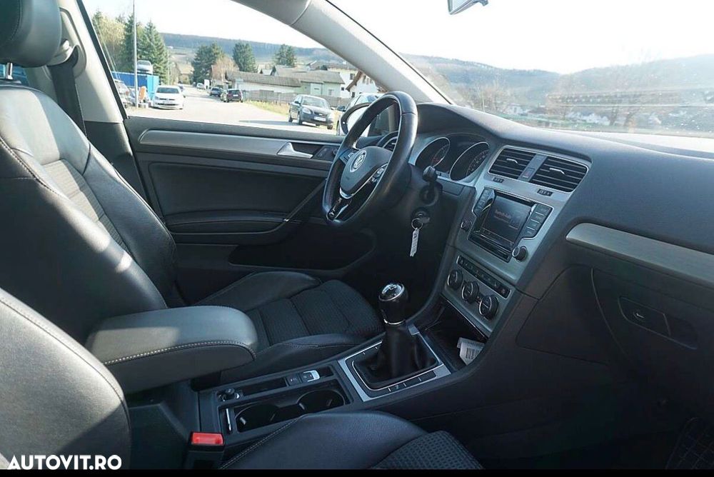 Volkswagen Golf 1.6 TDI DPF BlueMotion Technology MATCH - 9