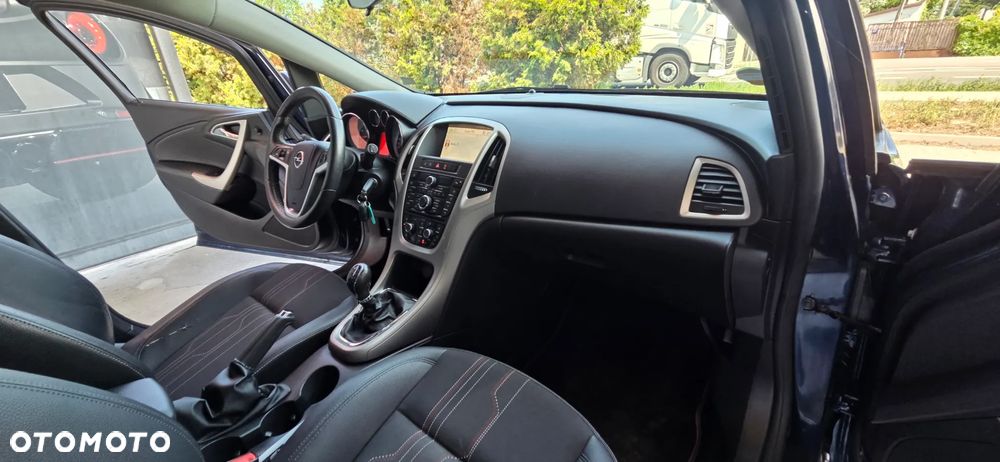 Opel Astra 1.6 Turbo 150 Jahre - 34
