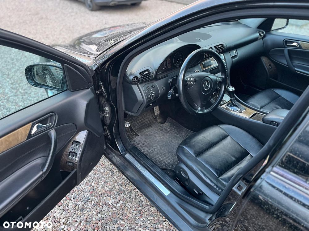 Mercedes-Benz Klasa C 180 Kompressor Automatik Avantgarde Sport Edition - 13