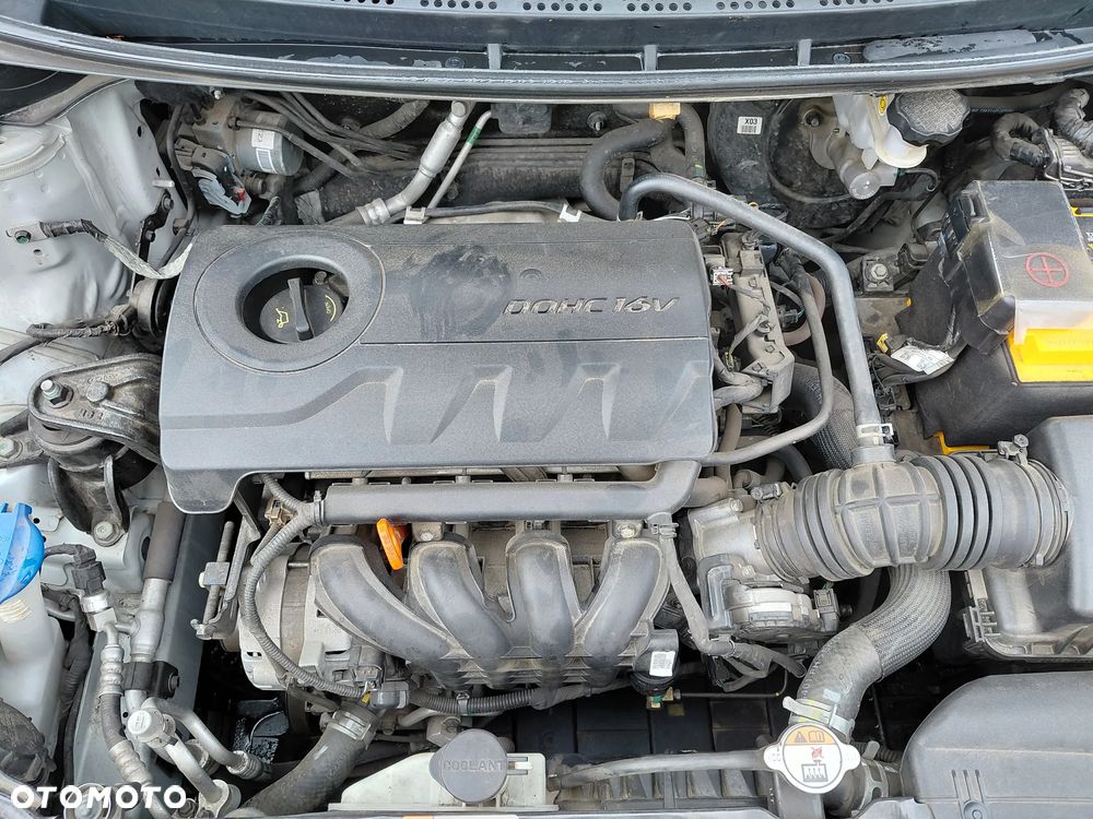 Kia Ceed 1.4 L - 12
