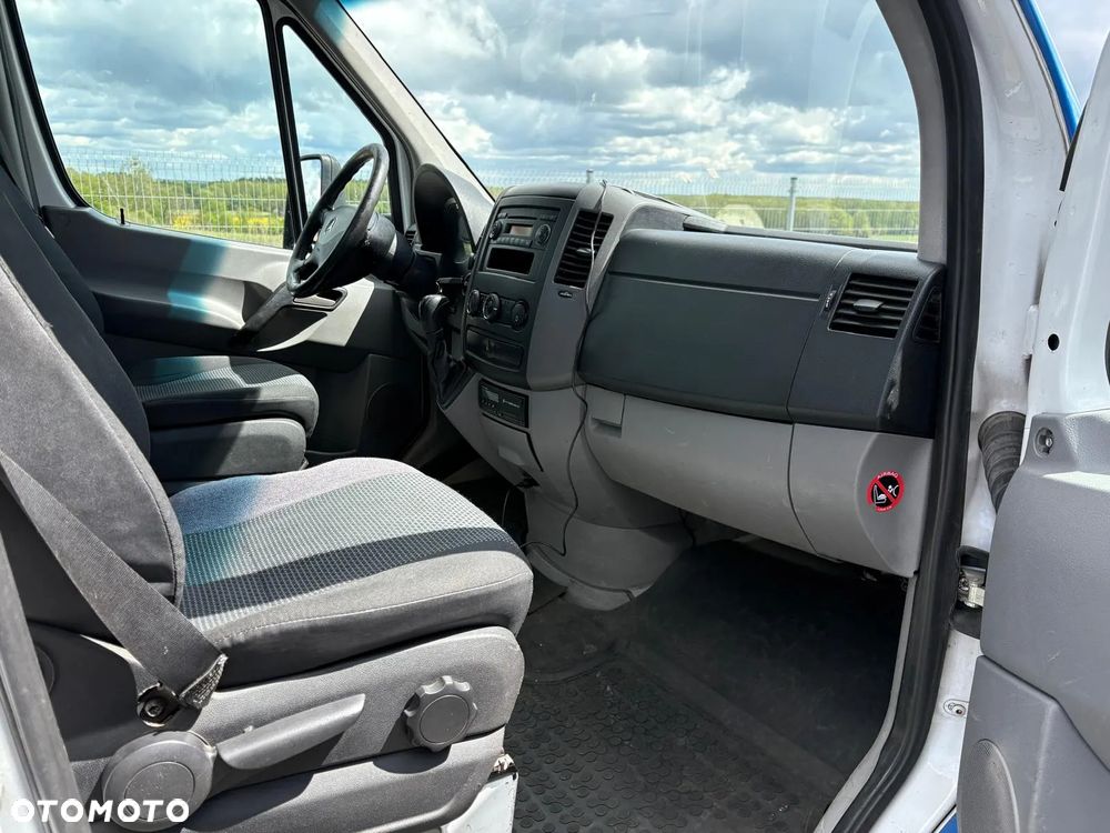 Mercedes-Benz Sprinter - 15
