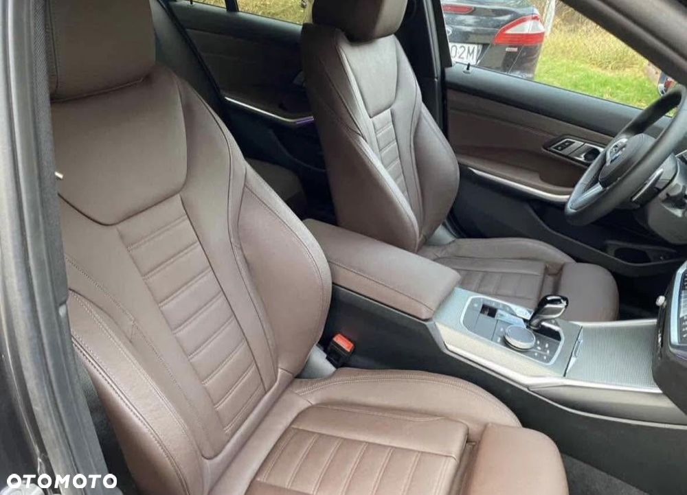 BMW Seria 3 330i xDrive M Sport sport - 9