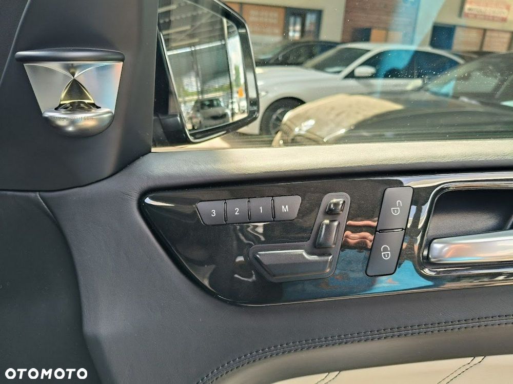 Mercedes-Benz GLS - 31