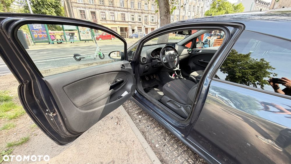 Opel Corsa 1.4 16V Sport - 12