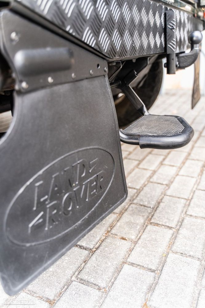 Land Rover Defender - 28