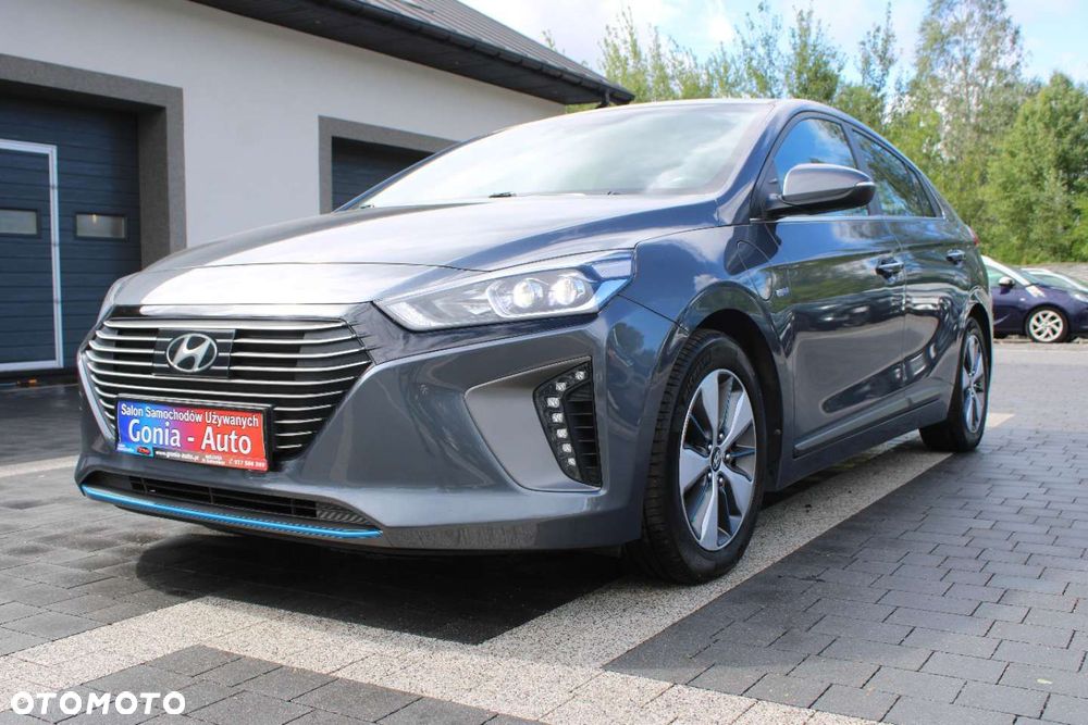 Hyundai IONIQ - 12