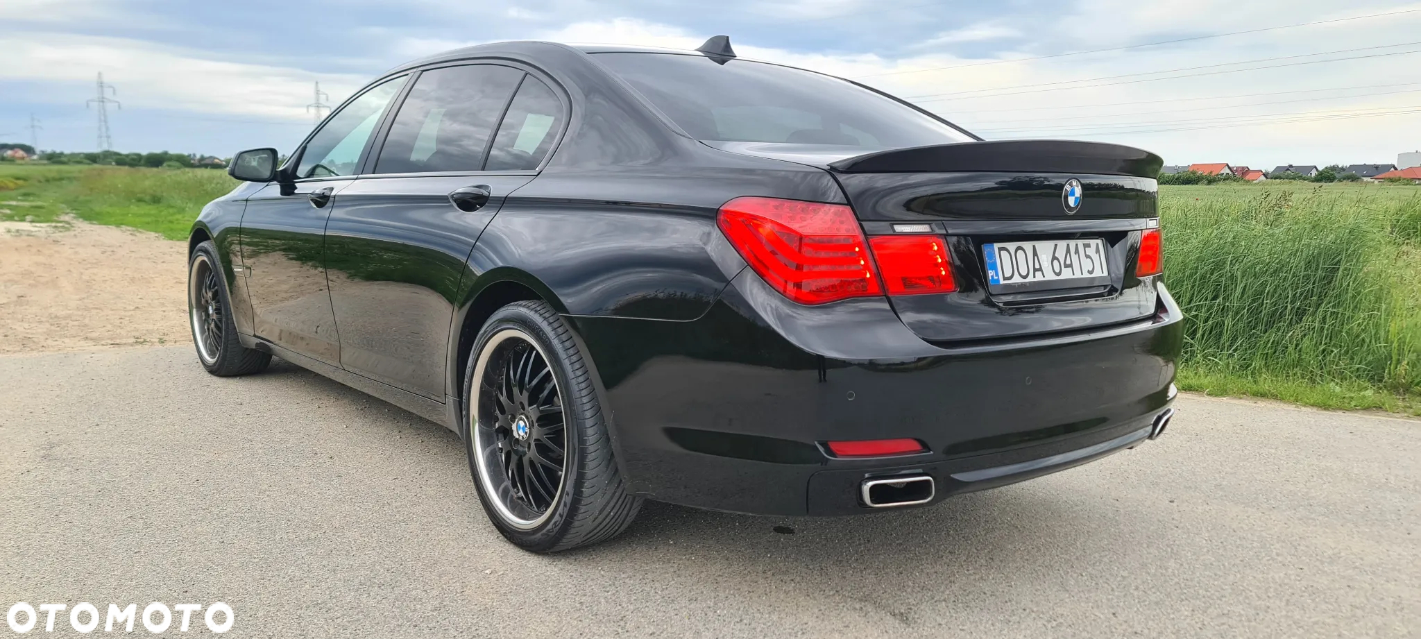 BMW Seria 7 750i L - 2