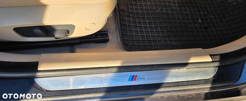BMW Seria 3 330i - 16