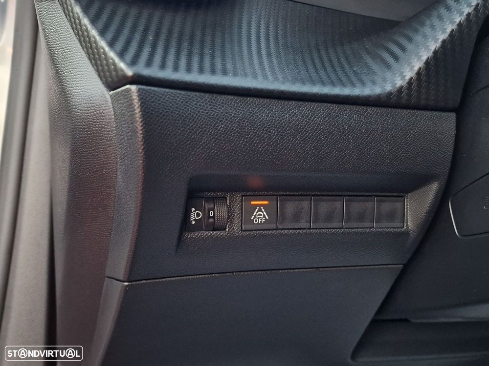 Peugeot 2008 1.2 PureTech Allure - 17