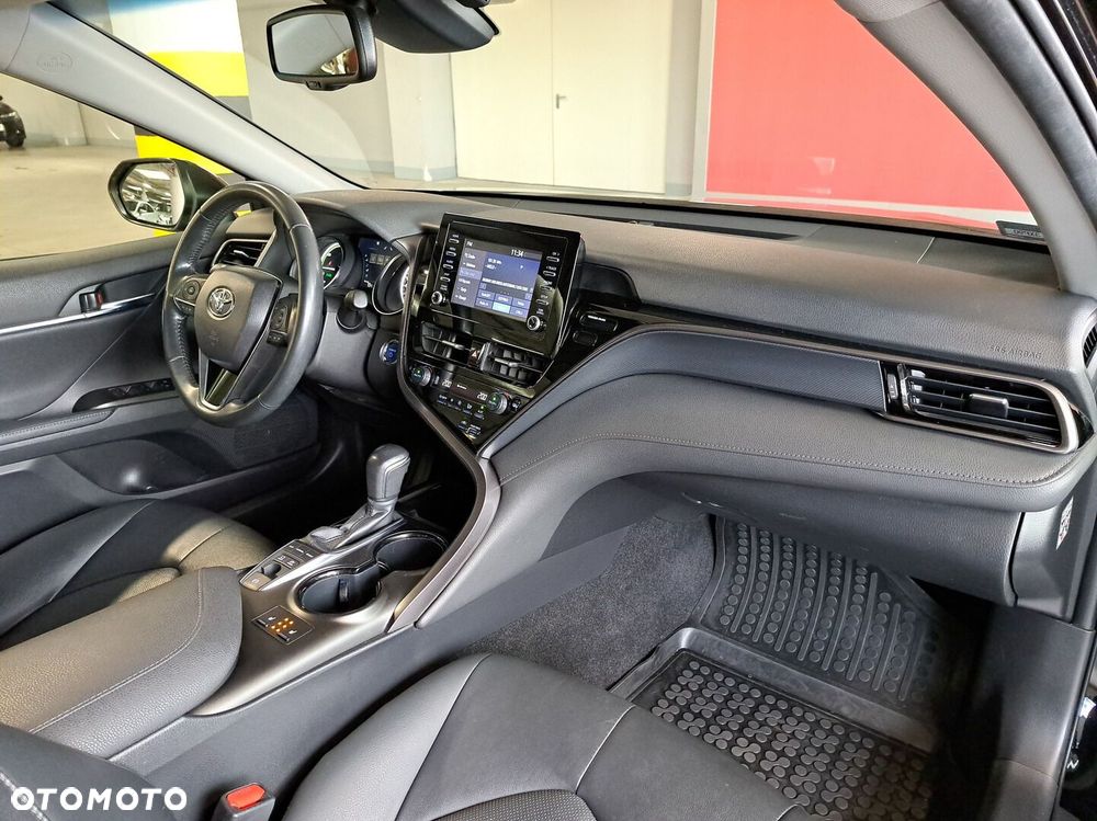 Toyota Camry 2.5 Hybrid Comfort CVT - 18
