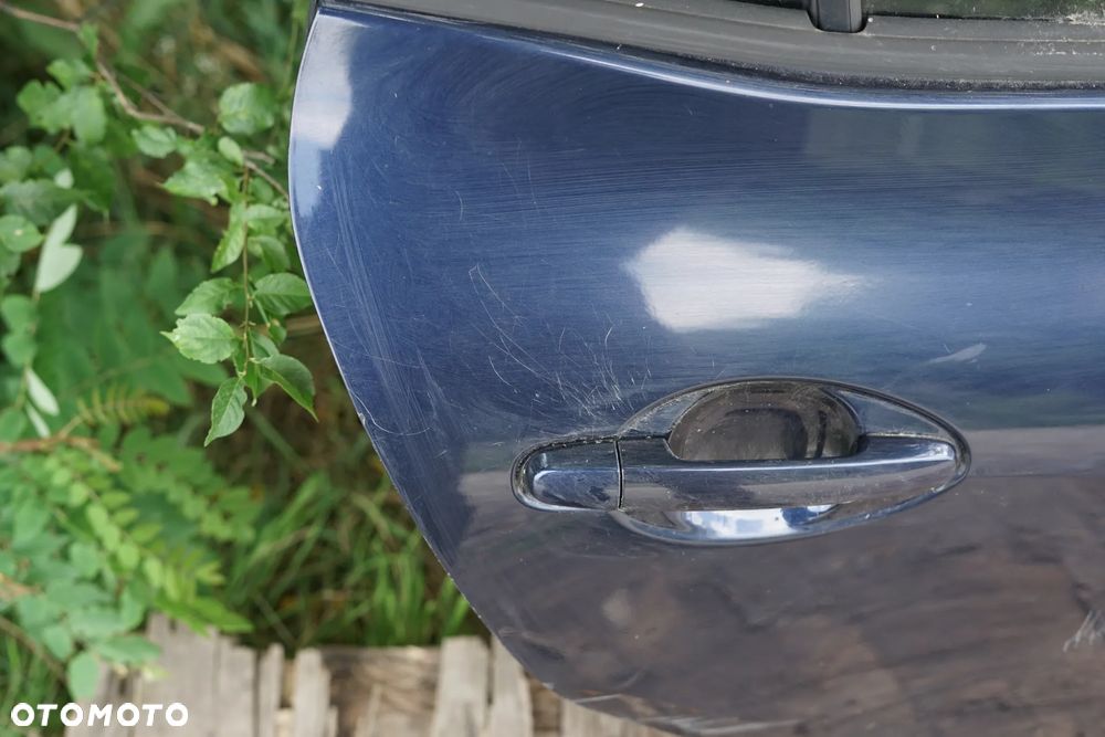 Drzwi tył tylne prawe Toyota Auris I 5d 8S6 - 2
