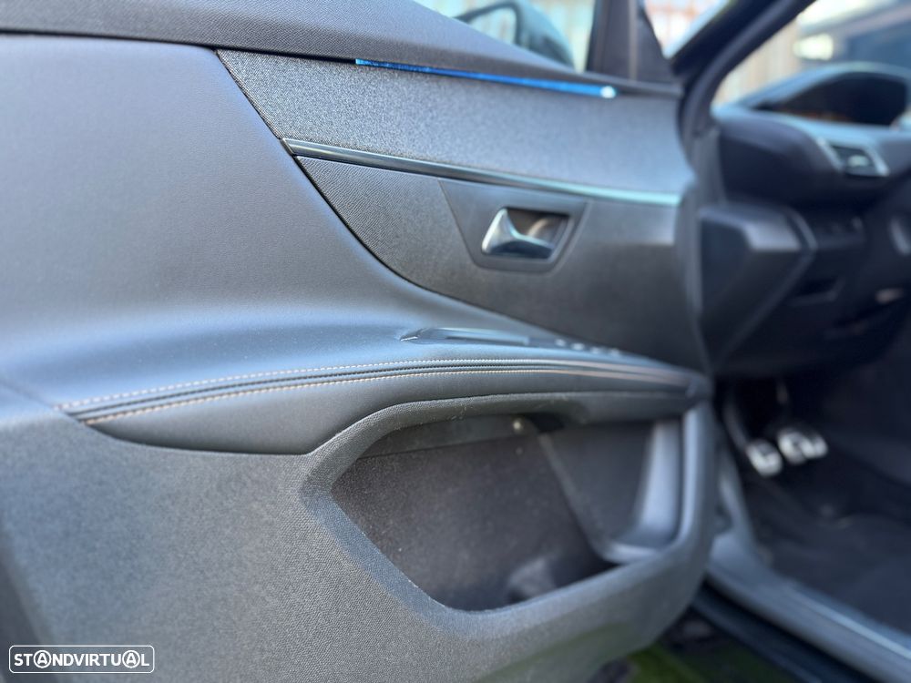 Peugeot 5008 1.2 PureTech GT Line - 24