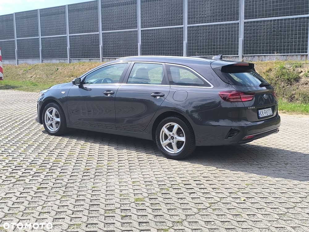 Kia Ceed 1.6 CRDi (48V Mild-Hybrid) Vision - 9