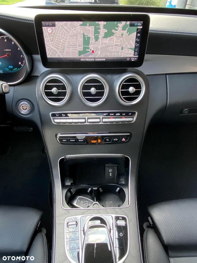 Mercedes-Benz Klasa C 200 4Matic 9G-TRONIC - 39