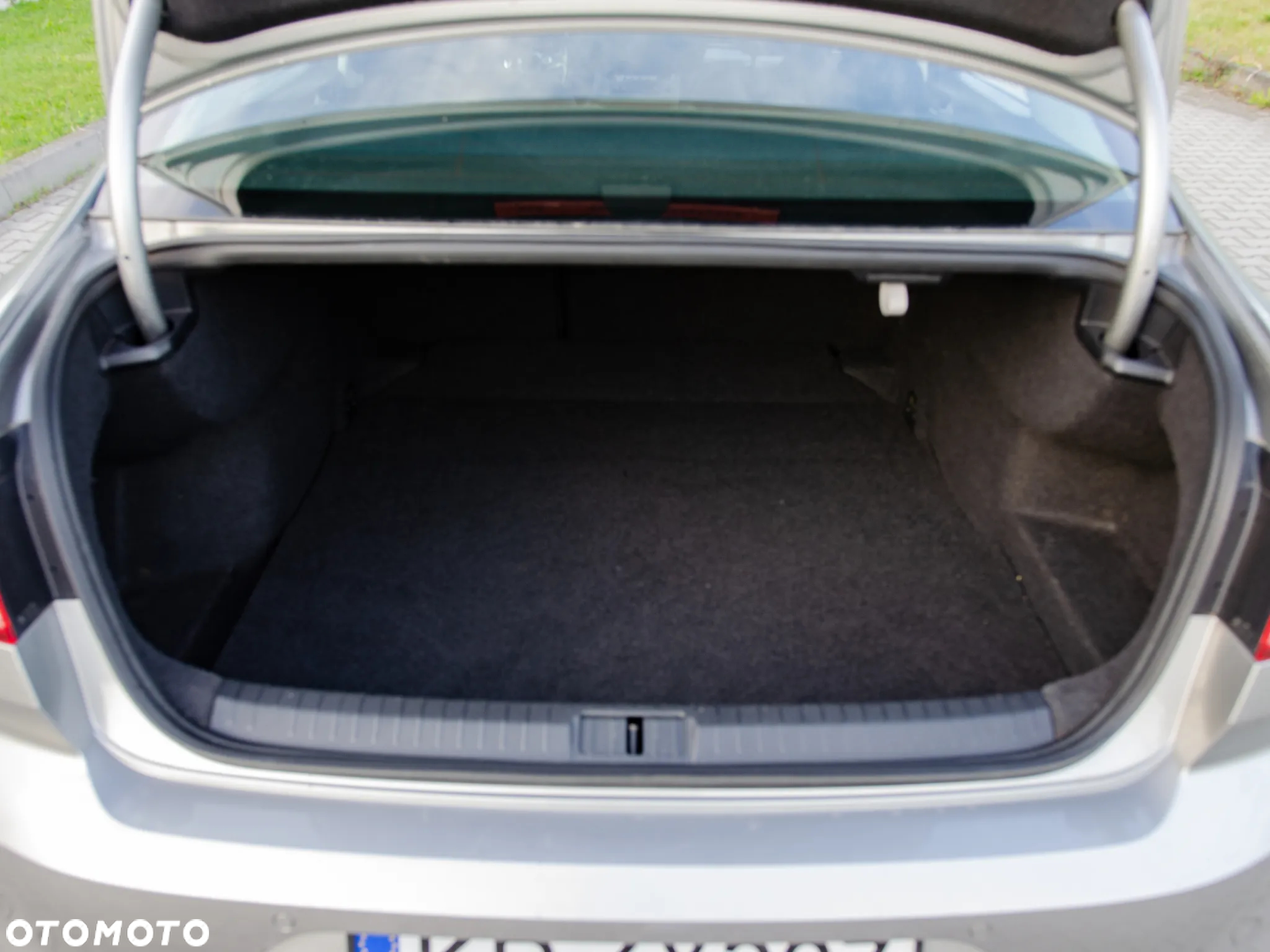 Volkswagen Passat 2.0 TDI SCR Comfortline - 14