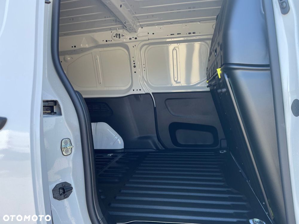 Opel Combo Cargo Combo Cargo Furgon XL Diesel 100KM Manual - 11