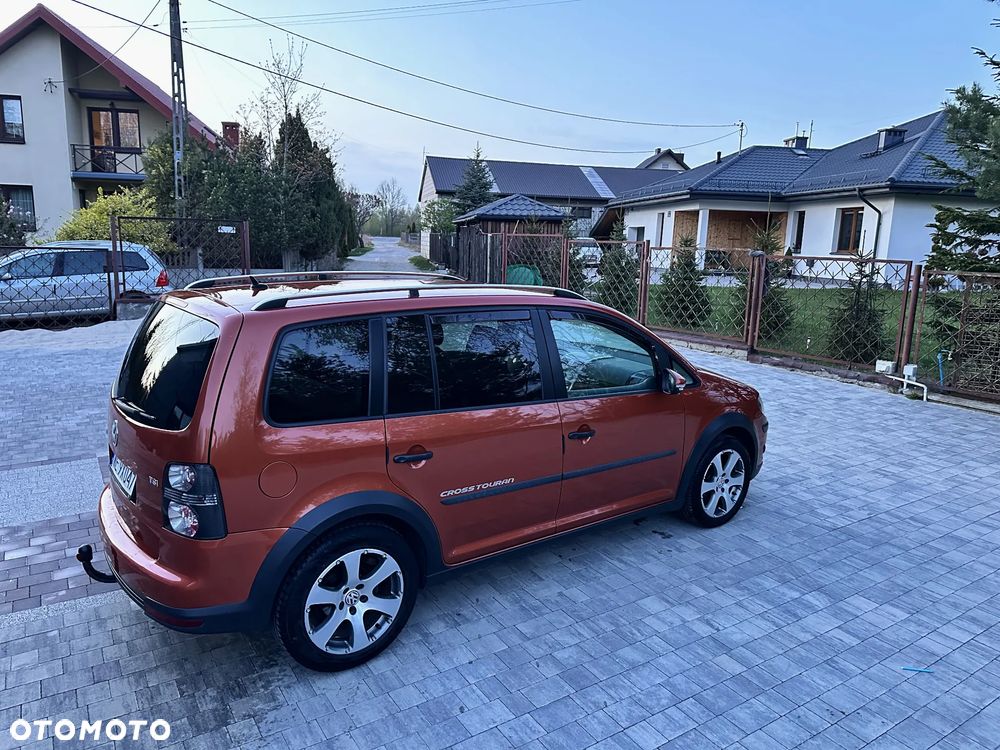 Volkswagen Touran 1.4 TSI Cross - 6