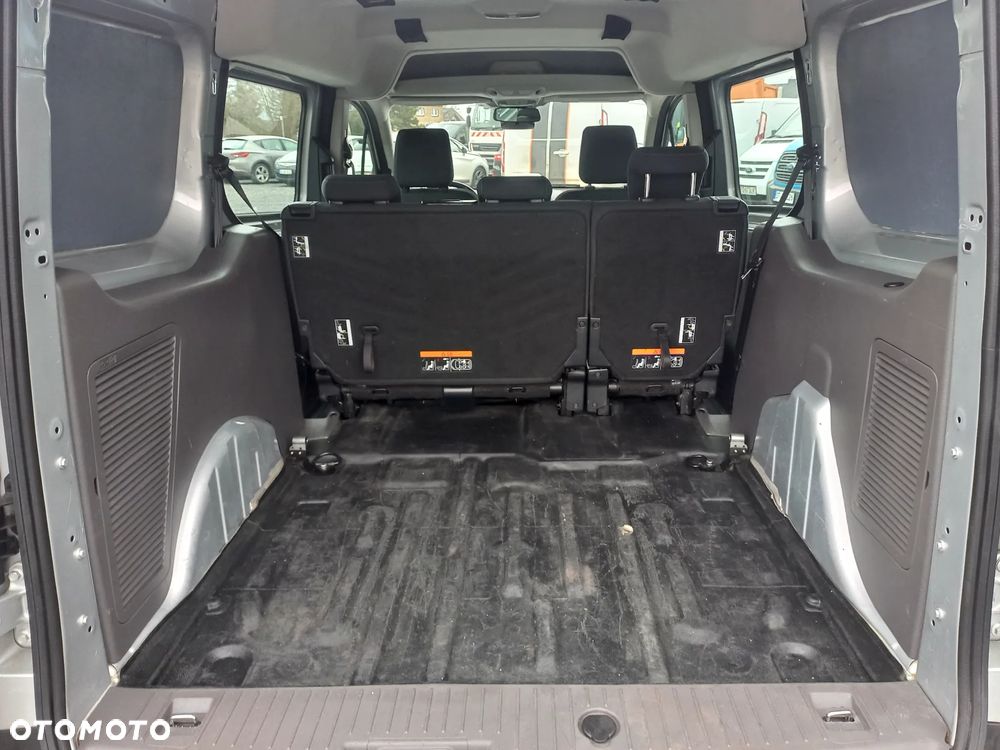 Ford Transit Connect - 19