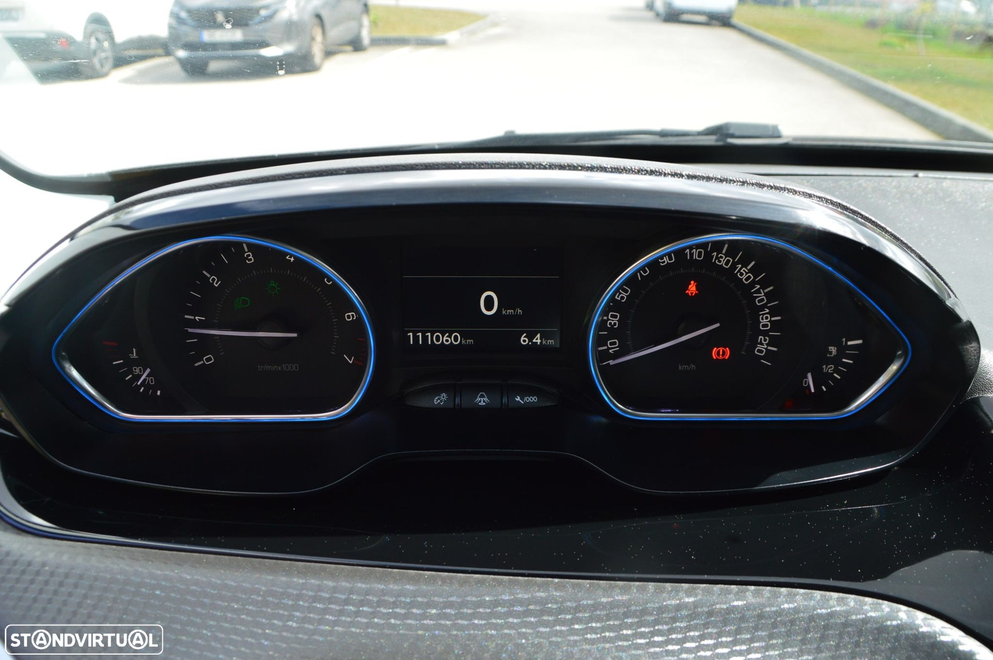Peugeot 2008 1.2 PureTech Allure - 38