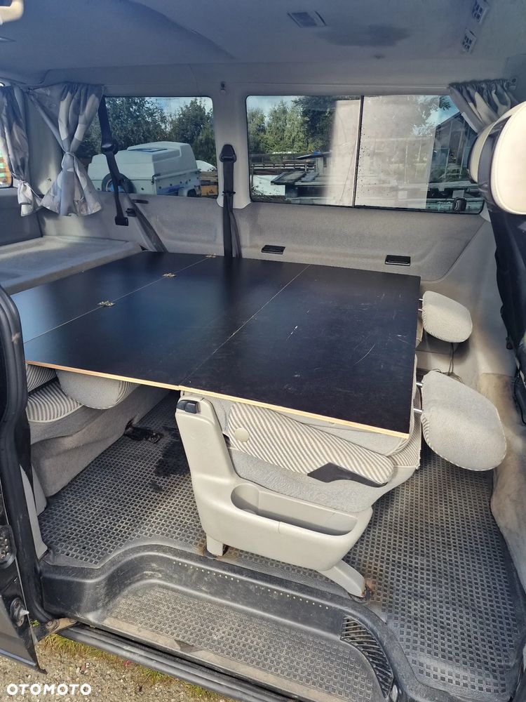 Volkswagen Caravelle GL - 31