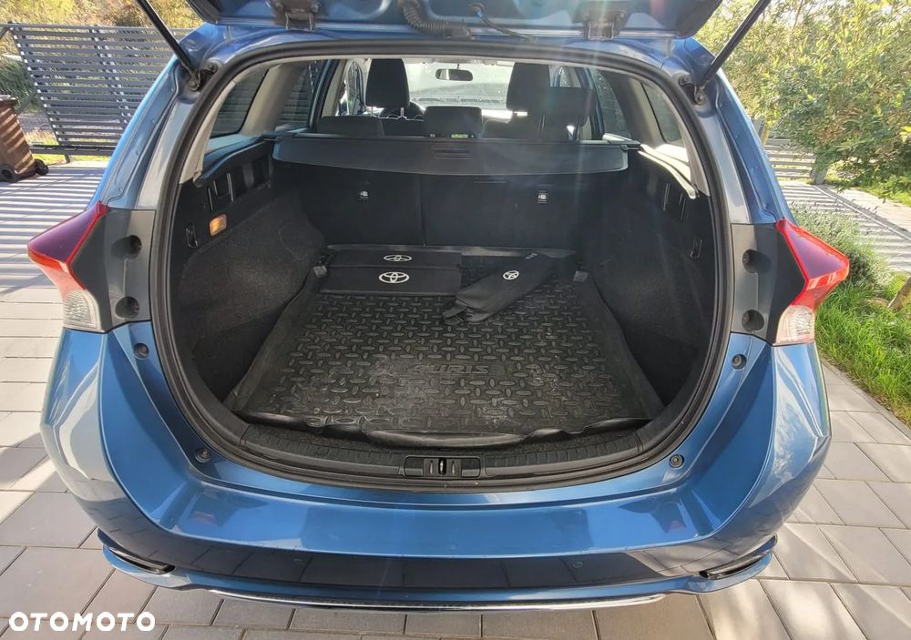 Toyota Auris 1.8 HSD Luna - 11