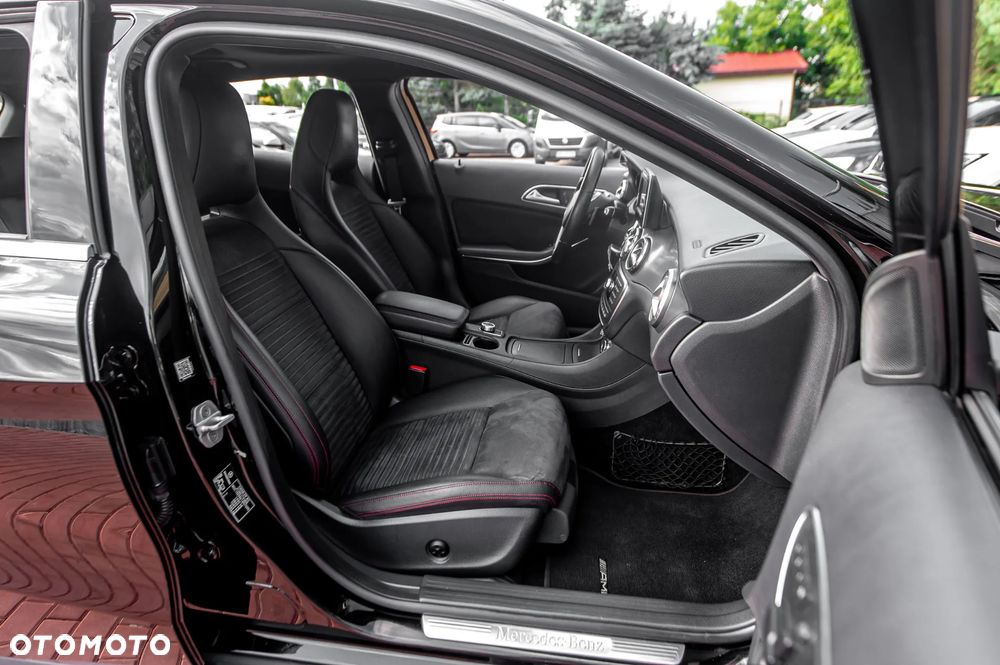 Mercedes-Benz GLA 250 4Matic 7G-DCT AMG Line - 22