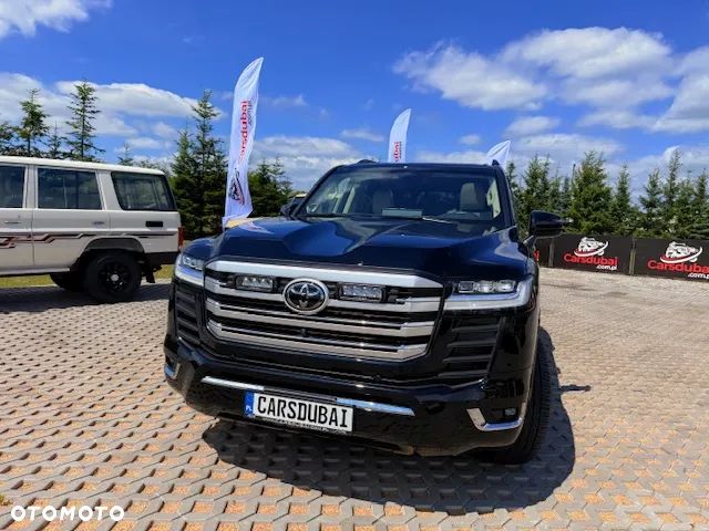 Toyota Land Cruiser - 4