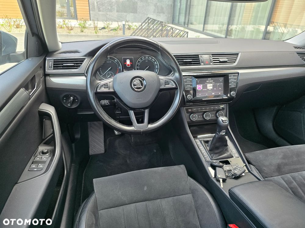 Skoda Superb 2.0 TDI 4x4 Style - 38