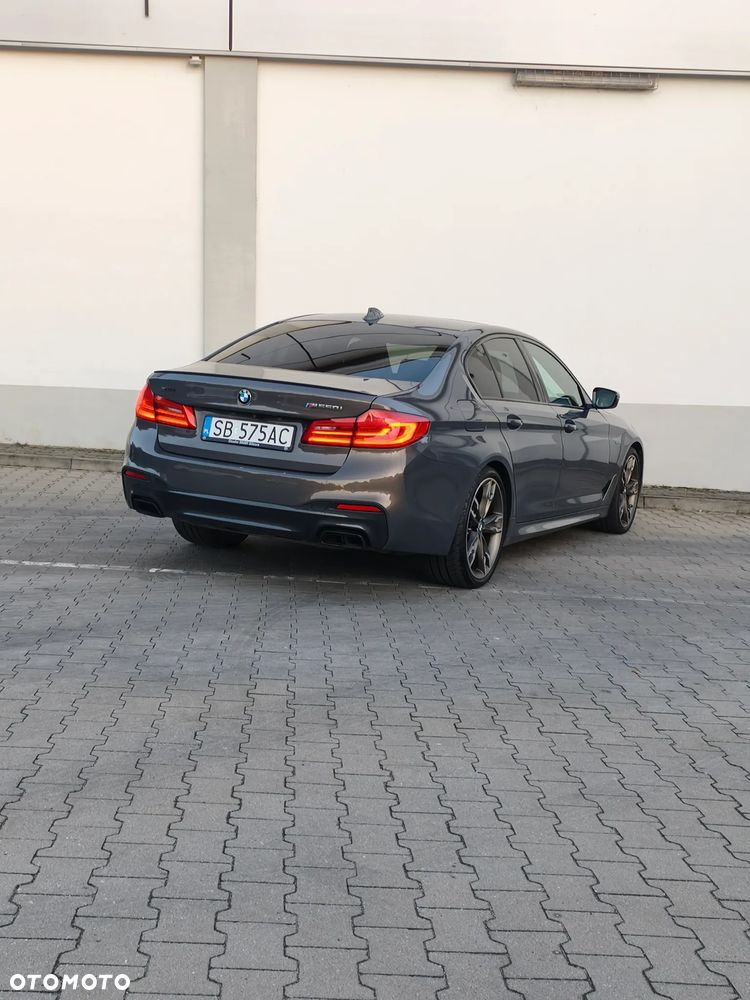 BMW Seria 5 M550i xDrive sport - 40