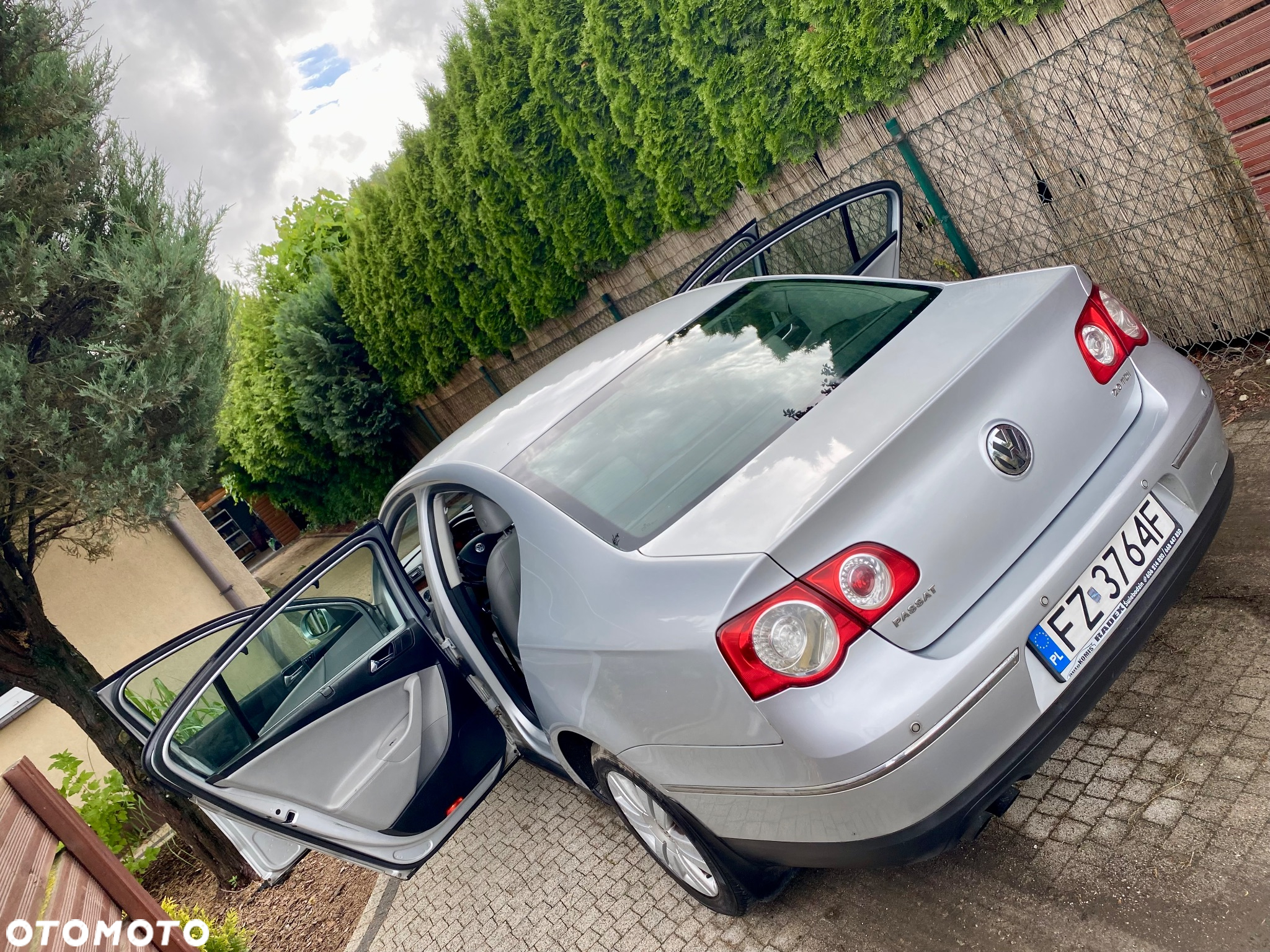 Volkswagen Passat - 2