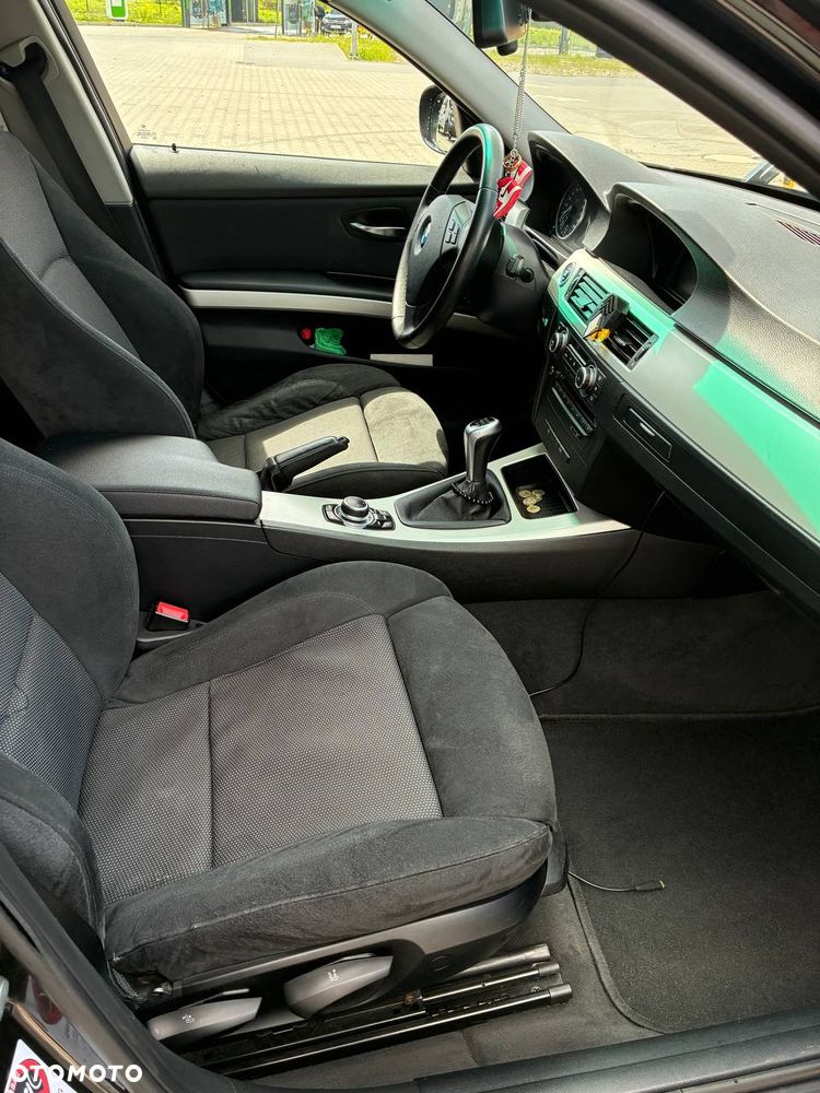 BMW Seria 3 318d - 16