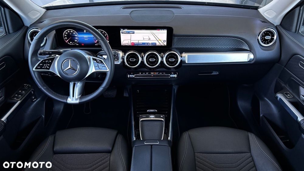 Mercedes-Benz GLB - 14