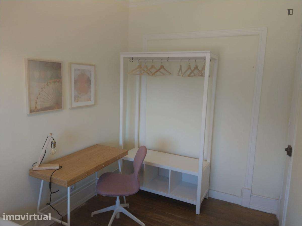 Quarto - localizado em Alcântara Lisbon - Grande imagem: 4/9