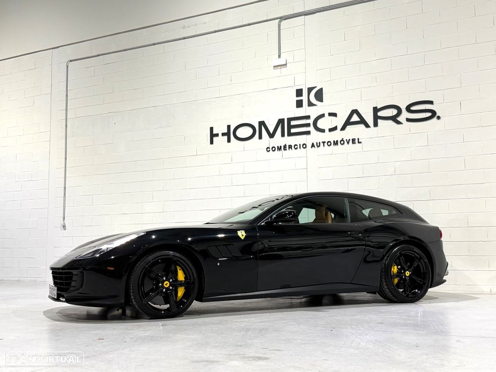 Ferrari GTC4 Lusso - 17