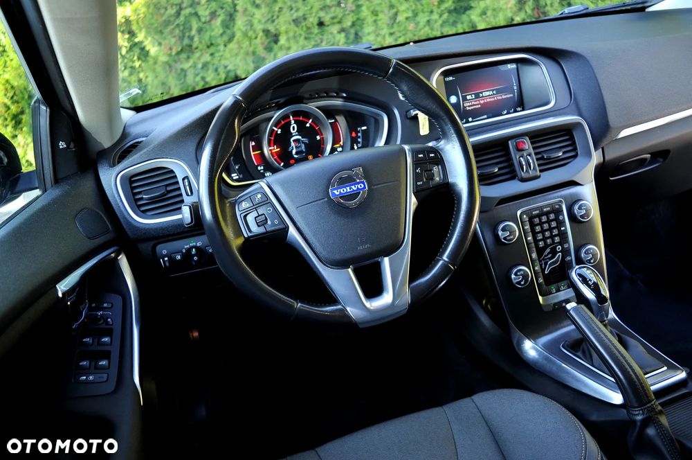 Volvo V40 D4 Geartronic You - 25