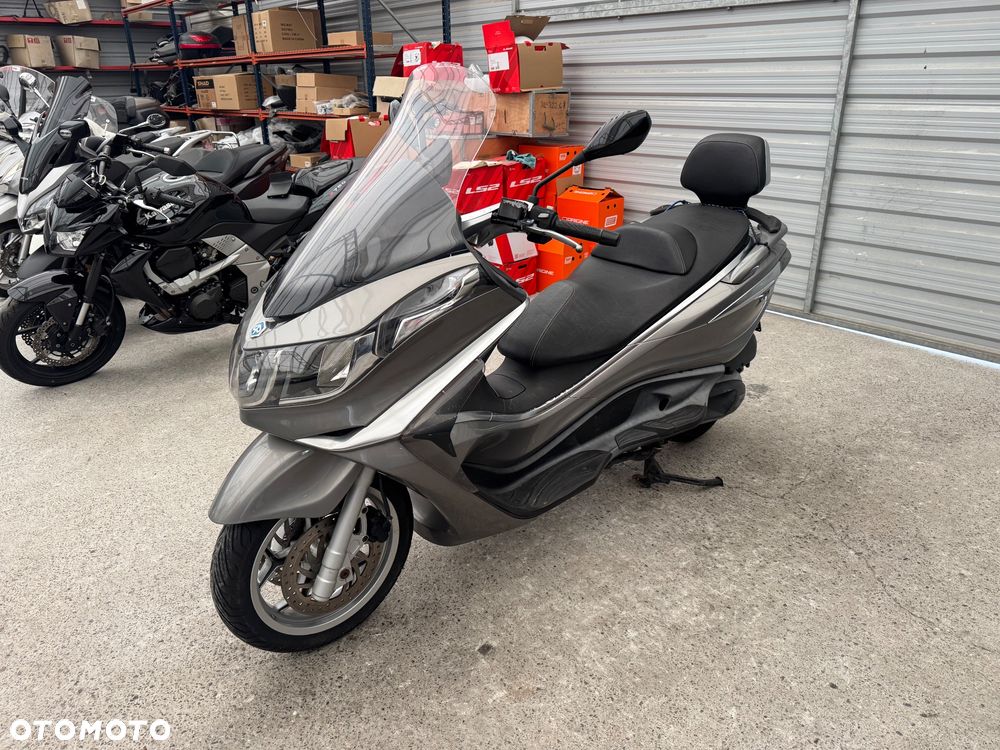 Piaggio X10 - 3