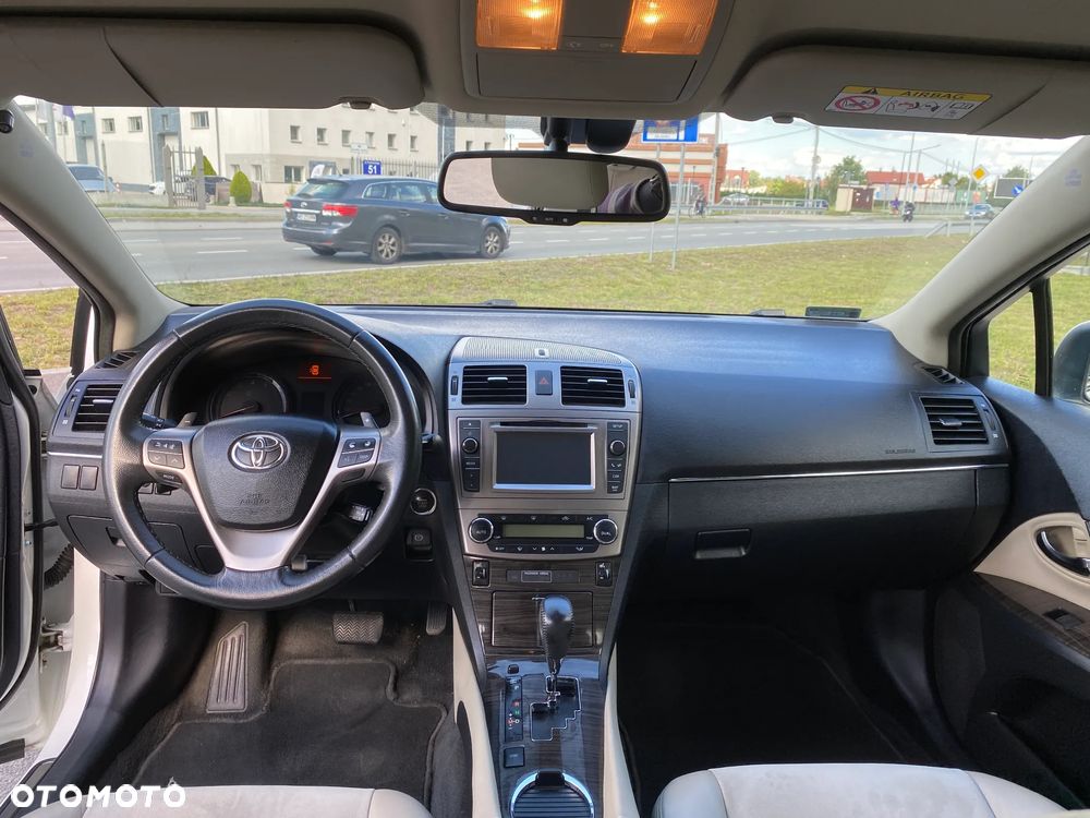 Toyota Avensis 1.8 Premium MS - 23